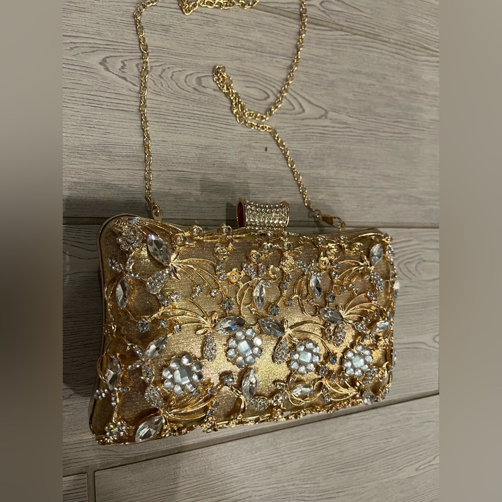 Gold Embellished Floral Clutch - Picture 3 of 12